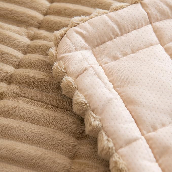Non Slip Fuzzy Pet Couch Covers for Sofa, Washable Couch Cushion Covers for Large Dogs